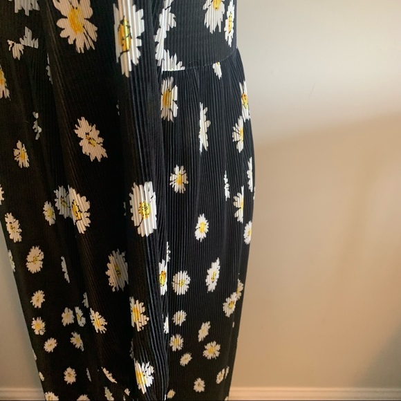 ASOS Design V Neck Long Sleeve Floral Daisy Midi Dress - Picture 8 of 11